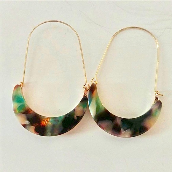 Acrylic Tortoise Mood Drop Earrings - Picture 3 of 3